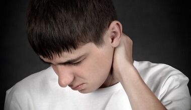 How is cervical osteochondrosis manifested in men